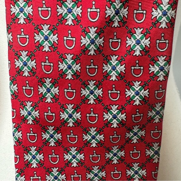 Tom James Red Silk USA‎ Made Tie with Stirrup Equestrian Crest Print - Picture 3 of 5